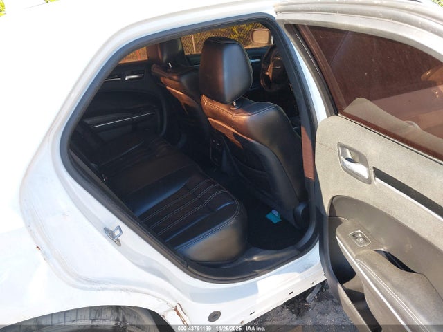 43791189 :رقم المزاد ، 2C3CCABG0MH537039 vin ، 2021 Chrysler 300 300s مزاد بيع
