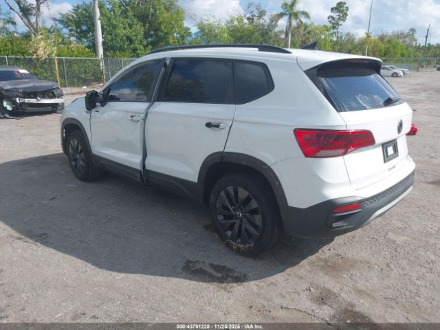 2023 VOLKSWAGEN TAOS 3VVCX7B2XPM304428 Photo 2