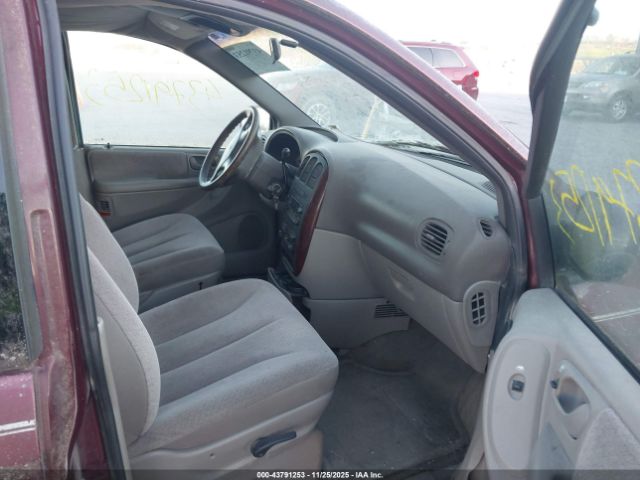 2001 CHRYSLER TOWN & COUNTRY 2C4GP44381R335682 Photo 4