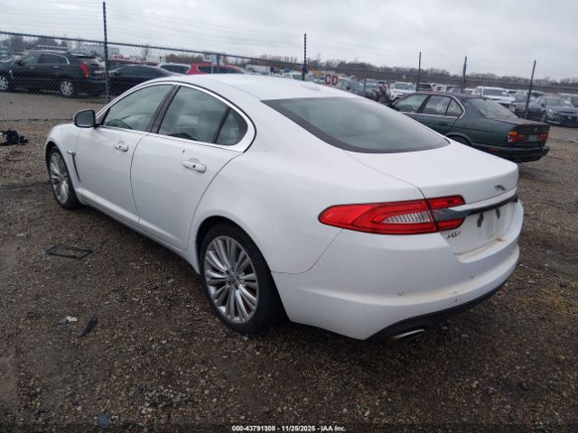 2012 JAGUAR XF SAJWA0HB9CLS40584 Photo 2
