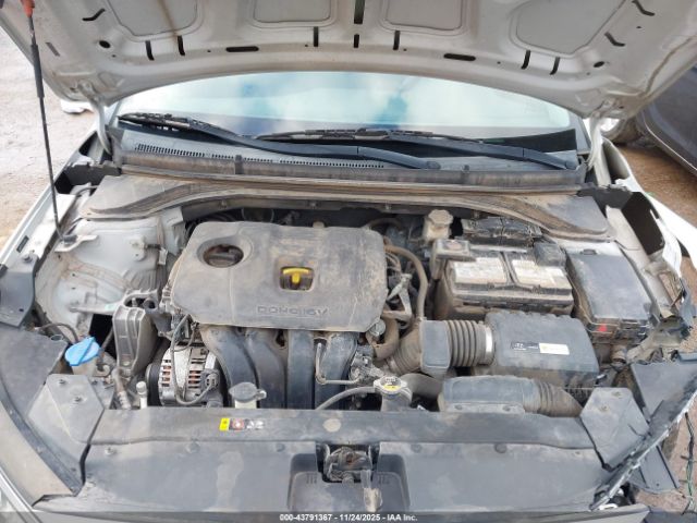 2019 HYUNDAI ELANTRA 5NPD74LF2KH479421 Photo 9