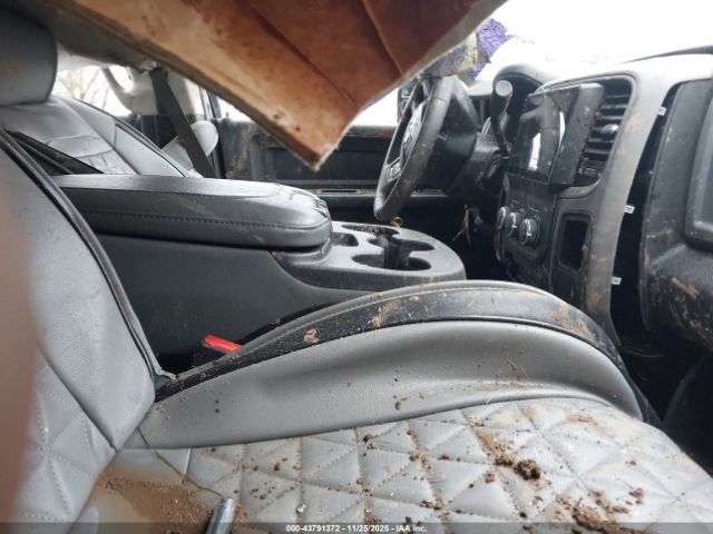 2016 RAM 2500 3C6UR5CL0GG231620 Photo 4