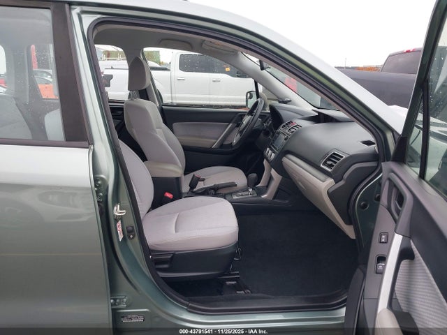 JF2SJABC9JH437910 Subaru Forester 2.5i