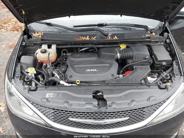 Продаж на аукціоні авто 2017 Chrysler Pacifica Limited, vin: 2C4RC1GG0HR514326, номер лоту: 43791604