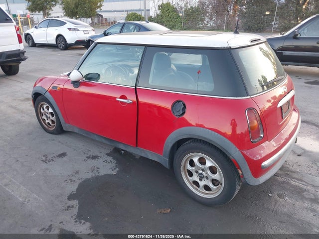 2003 MINI COOPER WMWRC33483TJ50646 Photo 2