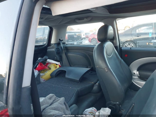 2003 MINI COOPER WMWRC33483TJ50646 Photo 3