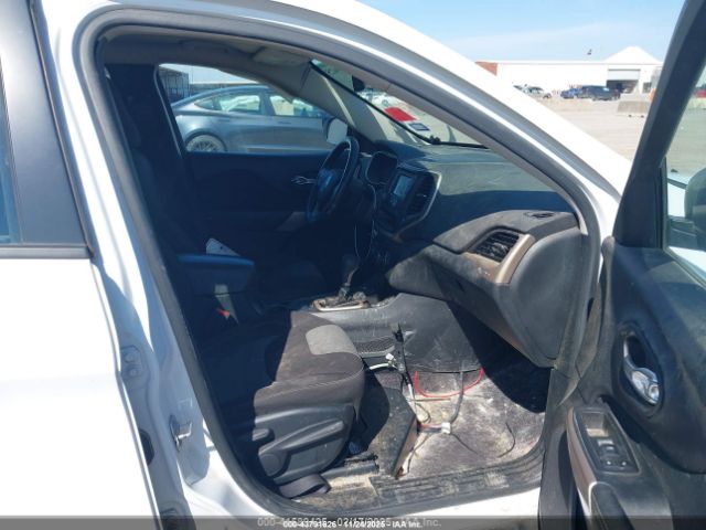 2017 JEEP CHEROKEE 1C4PJMAB1HW668725 Photo 4