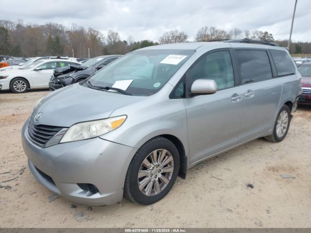 2014 TOYOTA SIENNA 5TDJK3DCXES075880 Photo 1