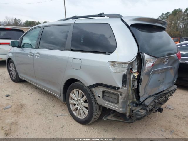 2014 TOYOTA SIENNA 5TDJK3DCXES075880 Photo 2