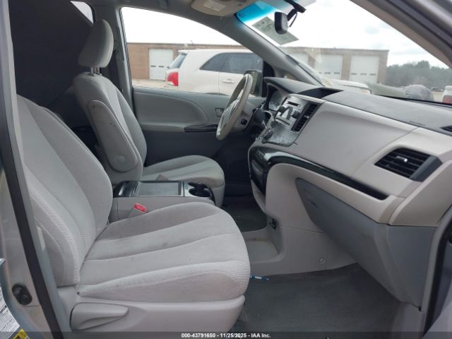 2014 TOYOTA SIENNA 5TDJK3DCXES075880 Photo 4