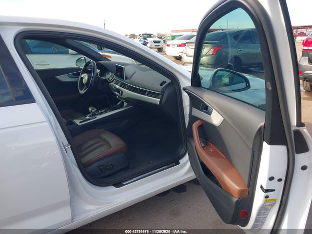 2017 AUDI A4 WAUGMAF49HN063645 Photo 4