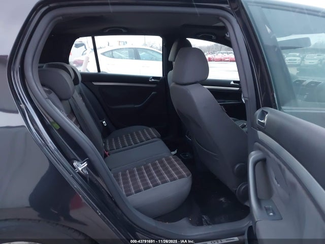43791691 :رقم المزاد ، WVWGV91K19W045771 vin ، 2009 Volkswagen Gti 4-door مزاد بيع