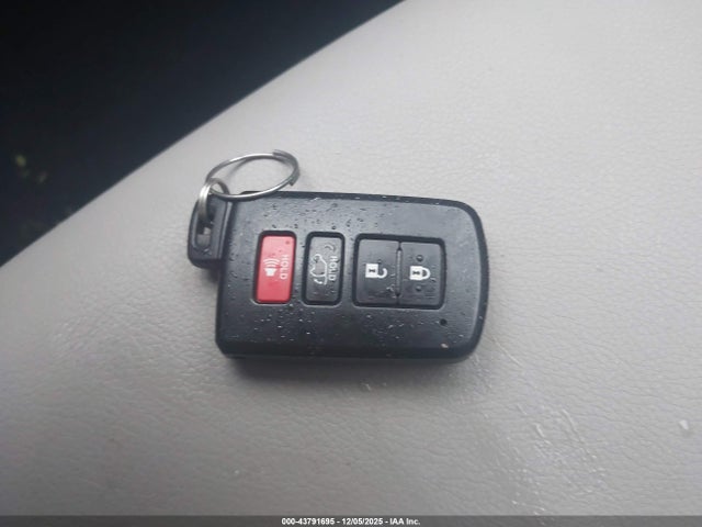 Toyota Rav4 Limited 2015 2T3DFREV8FW397020 Image 11