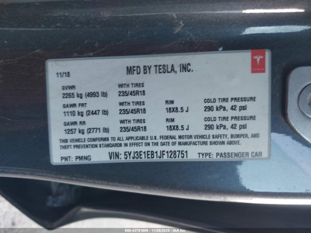2018 TESLA MODEL 3 5YJ3E1EB1JF128751 Photo 8