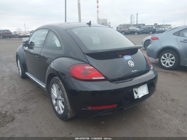 2018 VOLKSWAGEN BEETLE 3VWFD7AT3JM710862 Photo 2