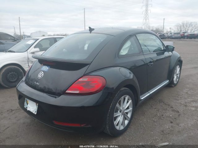 2018 VOLKSWAGEN BEETLE 3VWFD7AT3JM710862 Photo 3