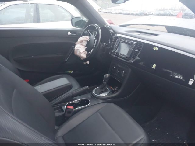 2018 VOLKSWAGEN BEETLE 3VWFD7AT3JM710862 Photo 4