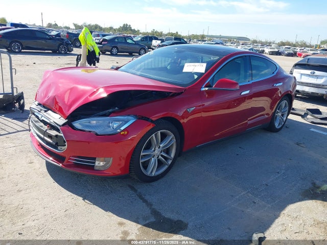 2014 TESLA MODEL S 5YJSA1H16EFP51427 Photo 1