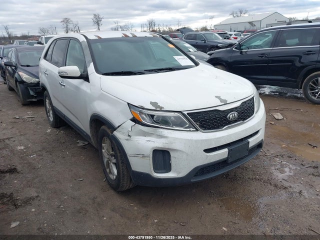 2015 KIA SORENTO 5XYKT3A61FG601912