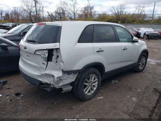 2015 KIA SORENTO 5XYKT3A61FG601912 Photo 3