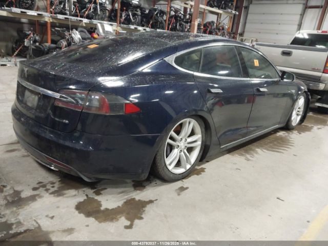 2013 TESLA MODEL S 5YJSA1DN0DFP12047 Photo 3