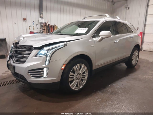 2019 CADILLAC XT5 1GYKNFRS2KZ239186 Photo 1