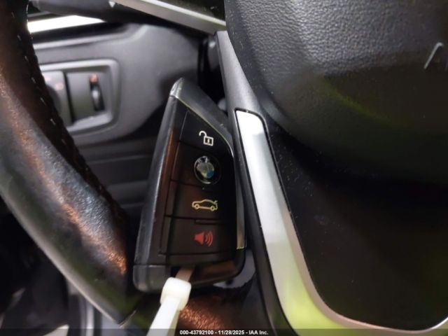 2017 BMW X1 WBXHT3C38H5F79602 Photo 10