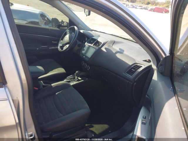 2018 MITSUBISHI OUTLANDER SPORT JA4AP3AW9JZ006195 Photo 4