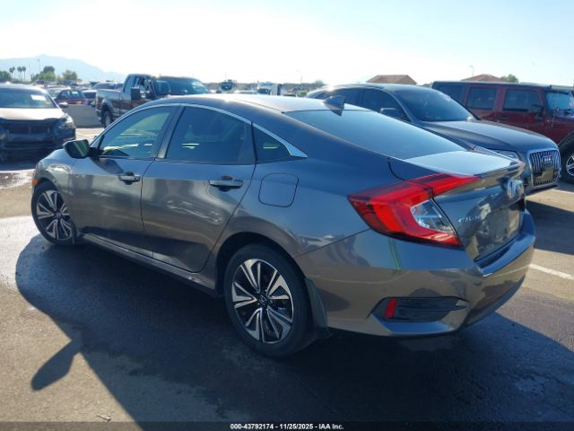 2018 HONDA CIVIC JHMFC1F33JX007525 Photo 2