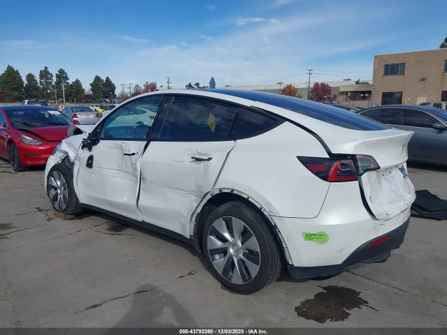 2022 TESLA MODEL Y 7SAYGDEE0NF544844 Photo 2