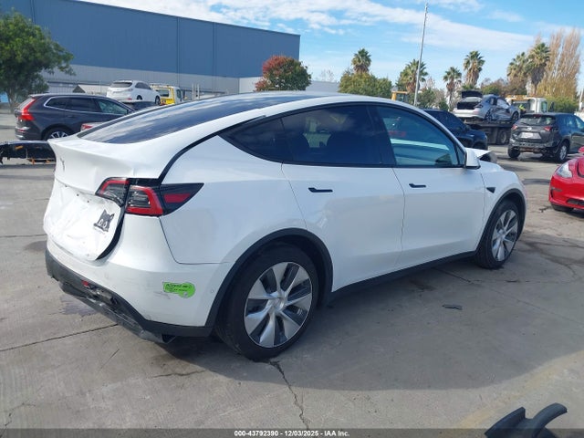 2022 TESLA MODEL Y 7SAYGDEE0NF544844 Photo 3