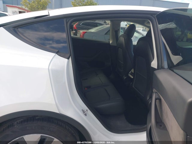 2022 TESLA MODEL Y 7SAYGDEE0NF544844 Photo 7