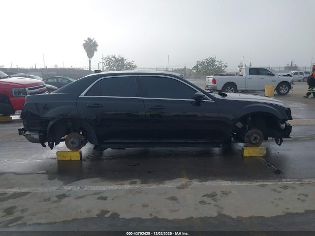2C3CCAAG8JH203807 Chrysler 300 Touring L