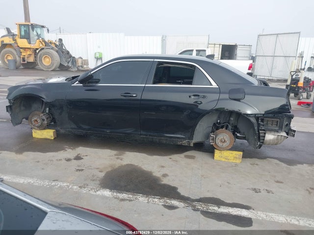 2C3CCAAG8JH203807 Chrysler 300 Touring L