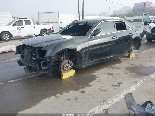 2C3CCAAG8JH203807 Chrysler 300 Touring L