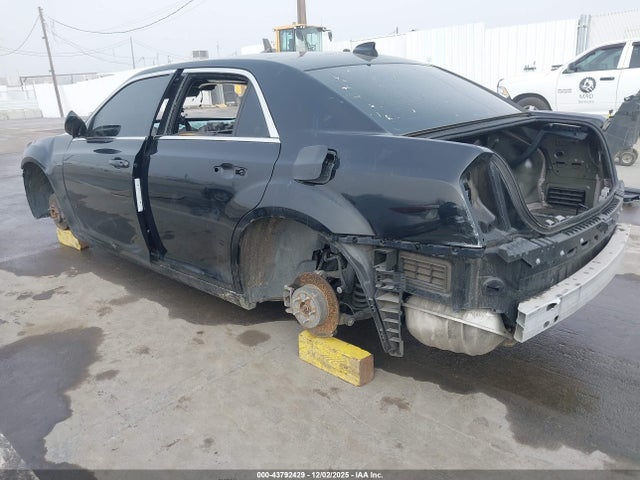 2C3CCAAG8JH203807 Chrysler 300 Touring L