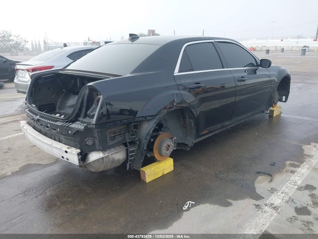 2C3CCAAG8JH203807 Chrysler 300 Touring L