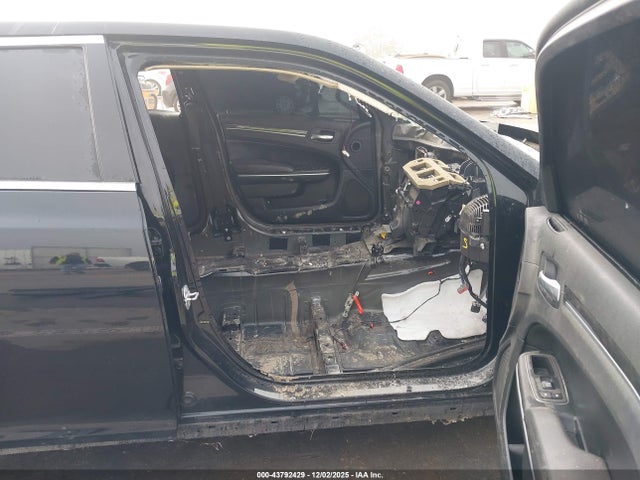 2C3CCAAG8JH203807 Chrysler 300 Touring L