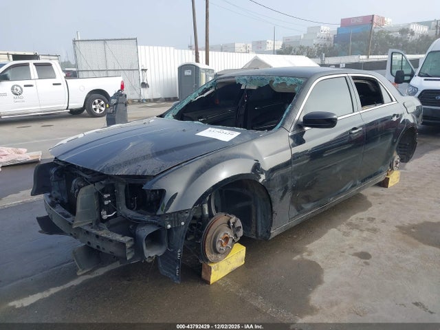 2C3CCAAG8JH203807 Chrysler 300 Touring L