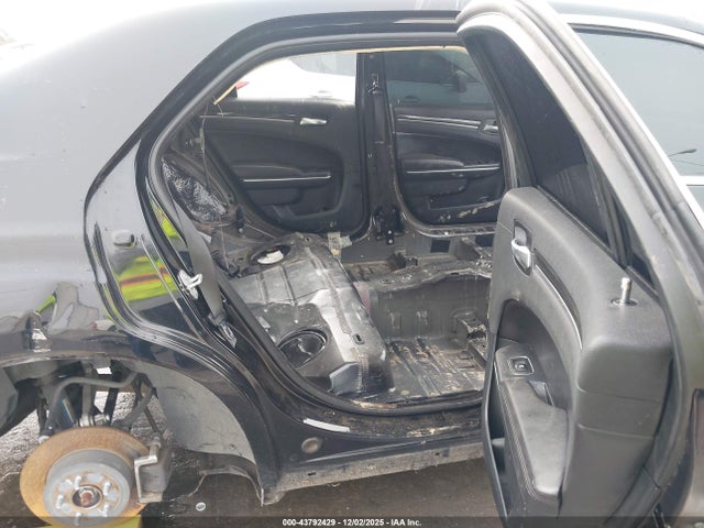 2C3CCAAG8JH203807 Chrysler 300 Touring L