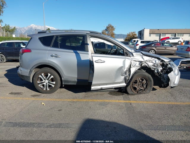 2T3ZFREV6HW345992 Toyota RAV4 LE