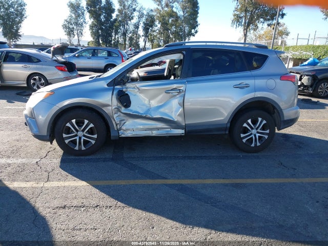 2T3ZFREV6HW345992 Toyota RAV4 LE