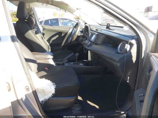 2T3ZFREV6HW345992 Toyota RAV4 LE