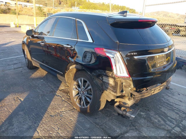 2018 CADILLAC XT5 1GYKNCRS7JZ230111 Photo 2