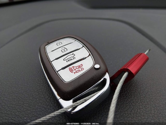 KMHD84LF0HU284036 Hyundai Elantra Limited