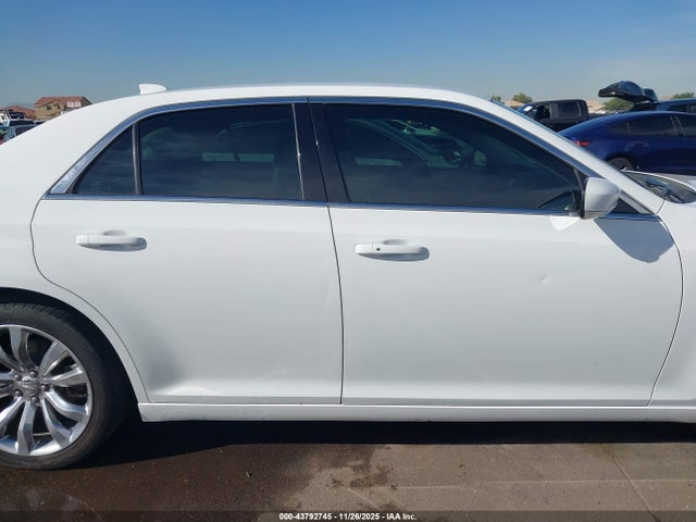 2C3CCAAG2HH647193 Chrysler 300 Limited