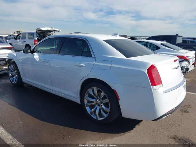 2C3CCAAG2HH647193 Chrysler 300 Limited
