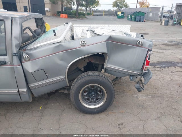 43792788 :رقم المزاد ، 1GTCS14Z9N8502245 vin ، 1992 Gmc Sonoma مزاد بيع
