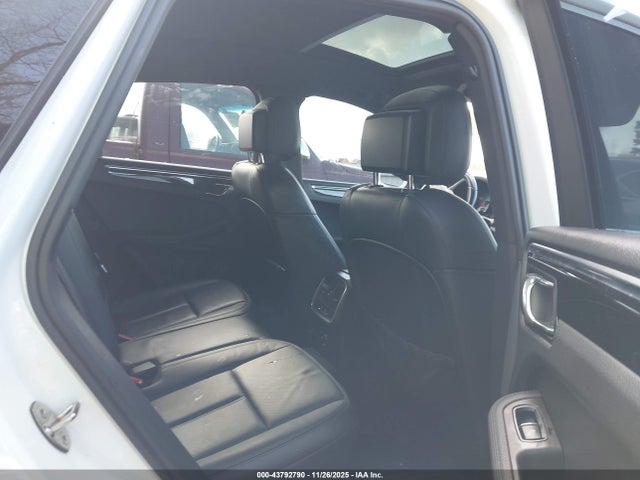 2015 PORSCHE MACAN WP1AB2A50FLB59269 Photo 7