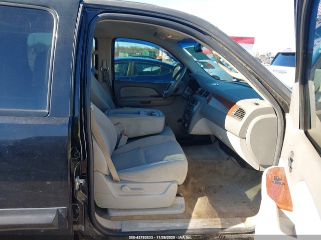2007 Gmc Yukon Xl 1500 Commercial Fleet მანქანა იყიდება აუქციონზე, vin: 1GKFC16087R237909, აუქციონის ნომერი: 43792833